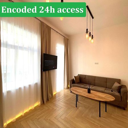 Picturesque Old Town Apartment With Charming Balcony คอนัส ภายนอก รูปภาพ