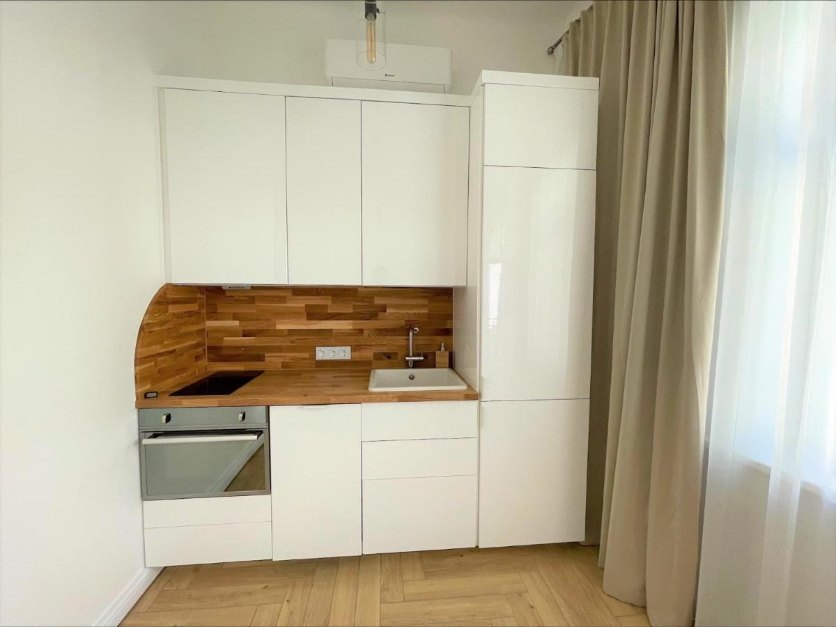 Picturesque Old Town Apartment With Charming Balcony คอนัส ภายนอก รูปภาพ