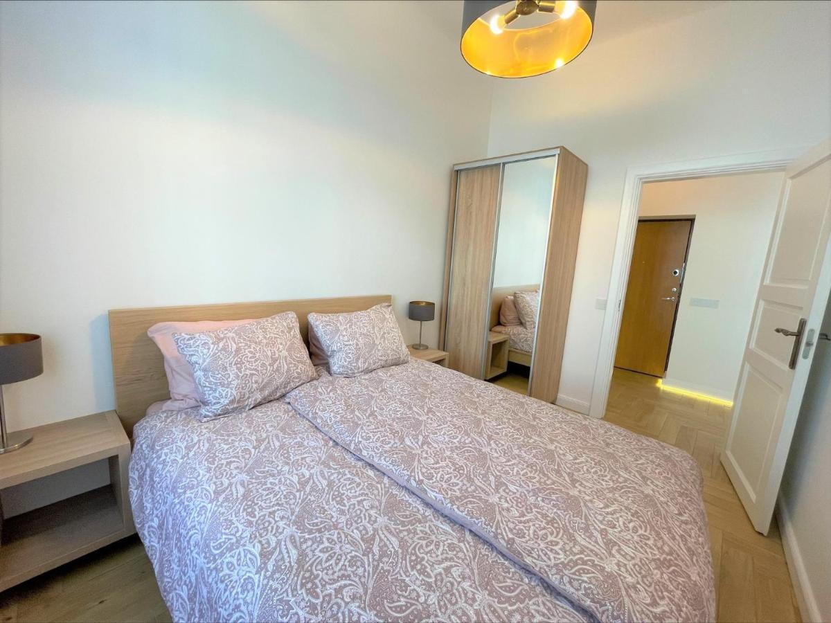 Picturesque Old Town Apartment With Charming Balcony คอนัส ภายนอก รูปภาพ