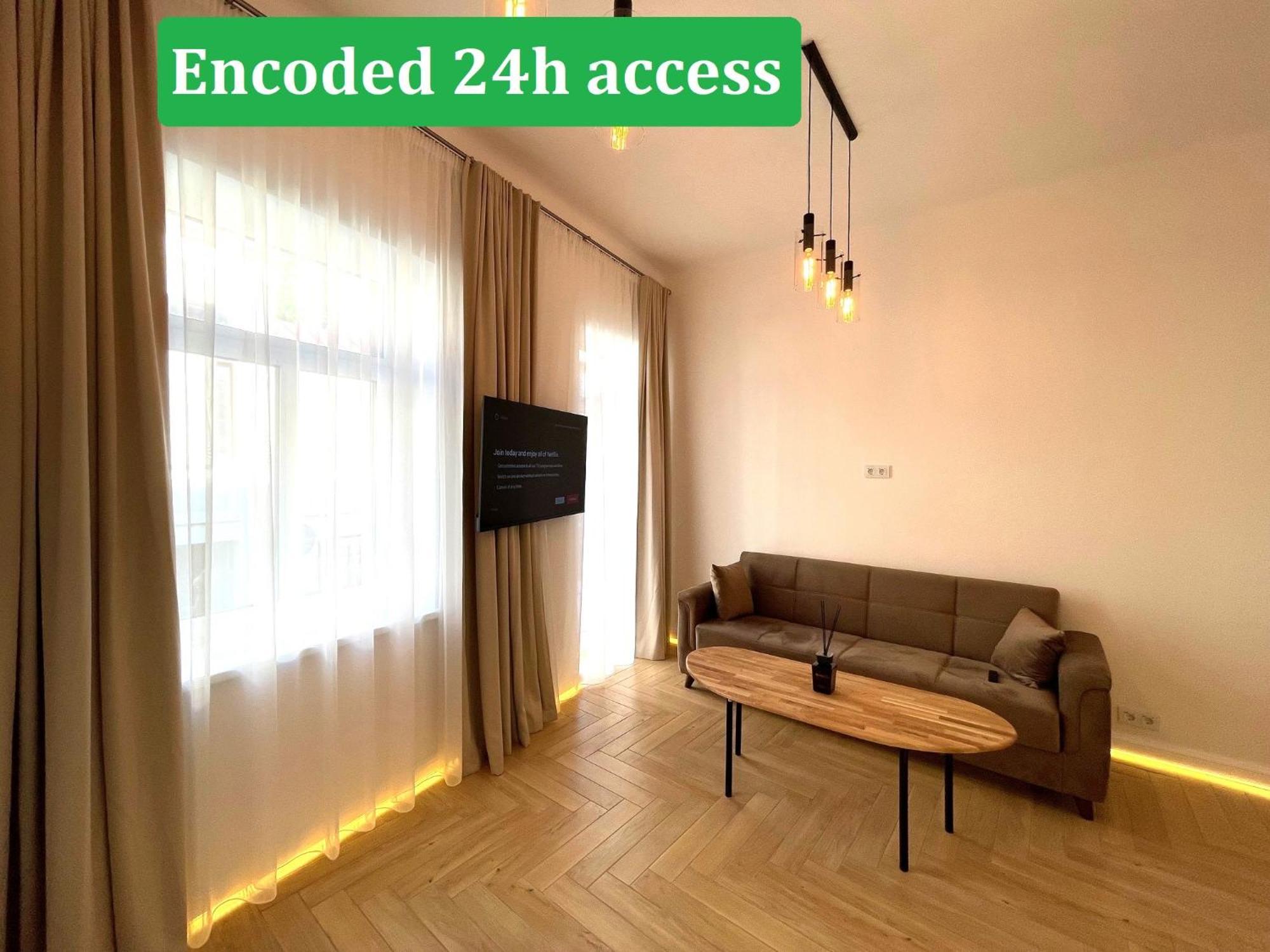 Picturesque Old Town Apartment With Charming Balcony คอนัส ภายนอก รูปภาพ