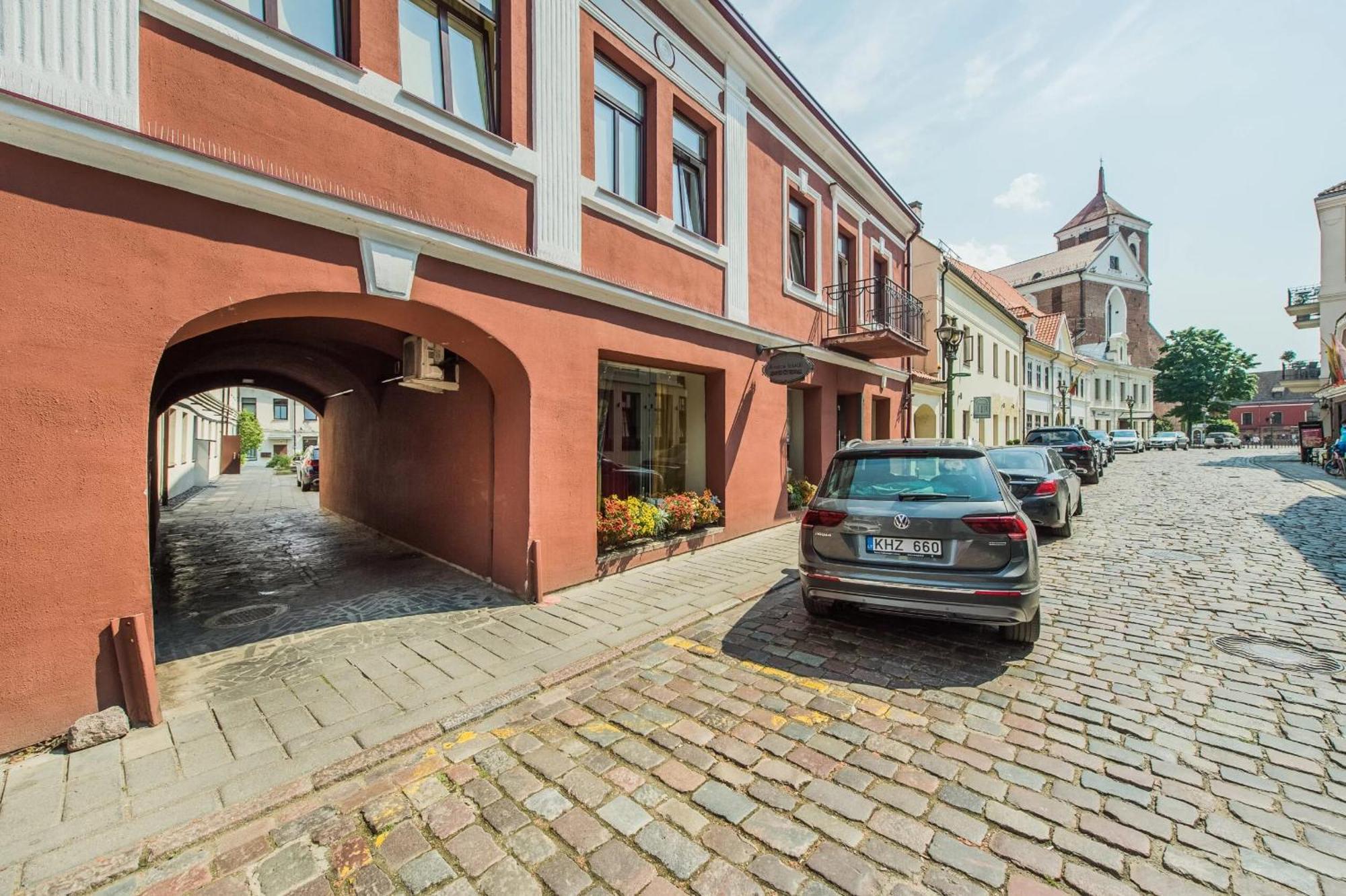 Picturesque Old Town Apartment With Charming Balcony คอนัส ภายนอก รูปภาพ